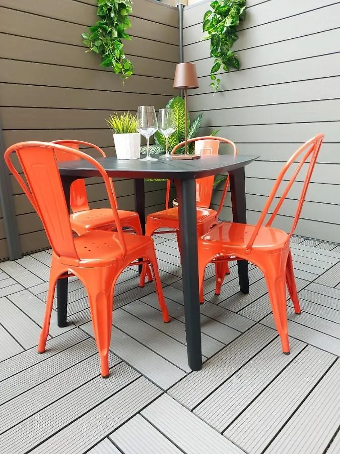 Petite Maison Elegante Monolocale Con Terrazza Chiavari 0*,  Włochy